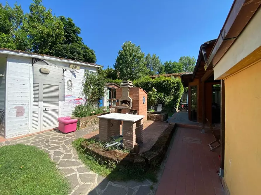 Immagine 50 di Casa colonica in vendita  a Vinci