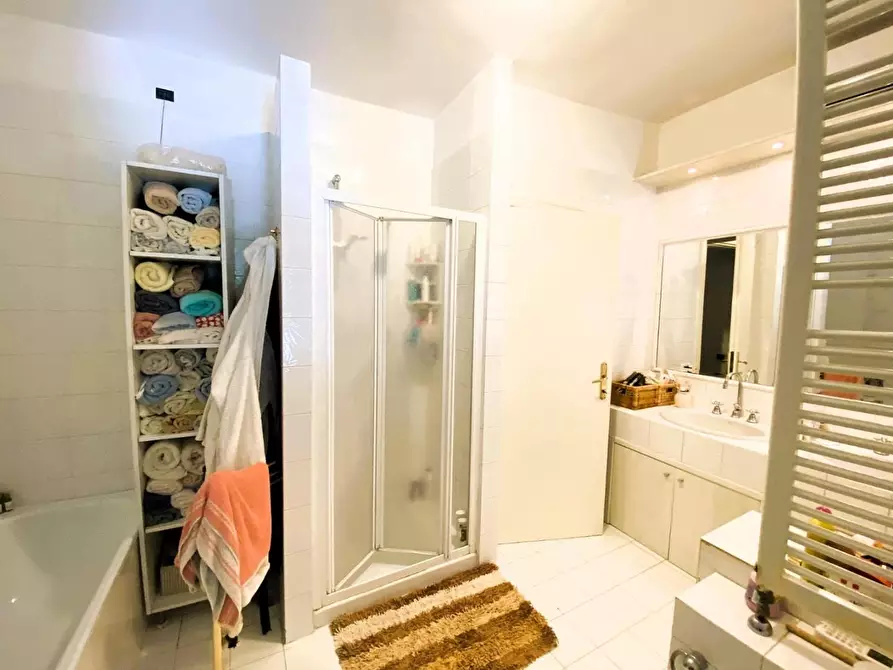 Immagine 27 di Casa colonica in vendita  a Vinci