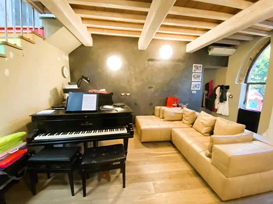 Immagine 5 di Casa colonica in vendita  a Vinci