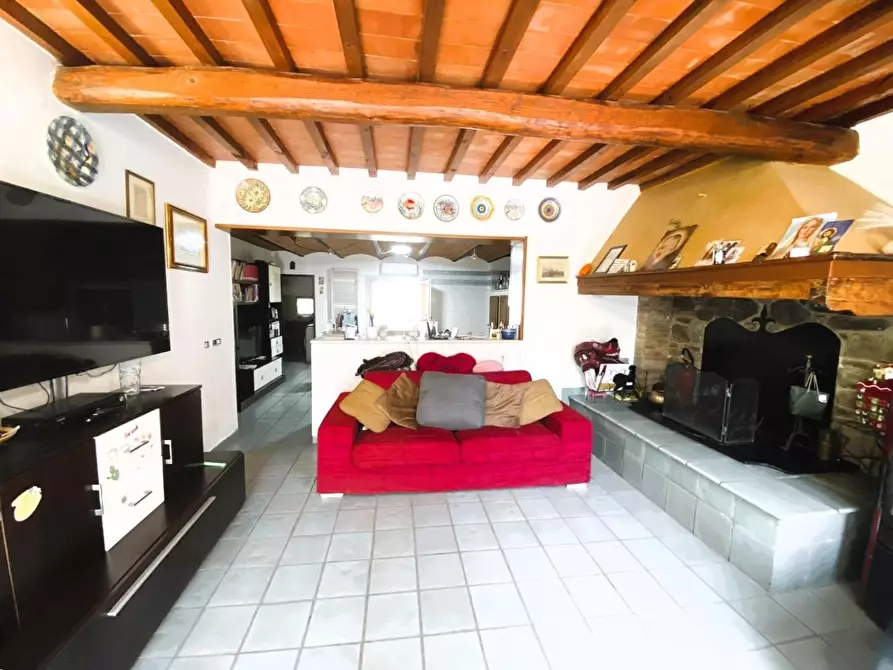 Immagine 14 di Casa colonica in vendita  a Vinci