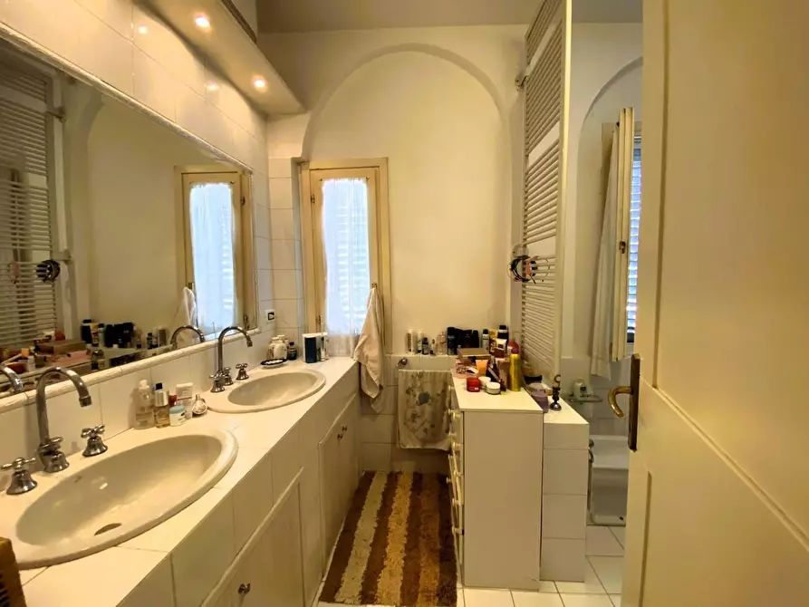 Immagine 29 di Casa colonica in vendita  a Vinci