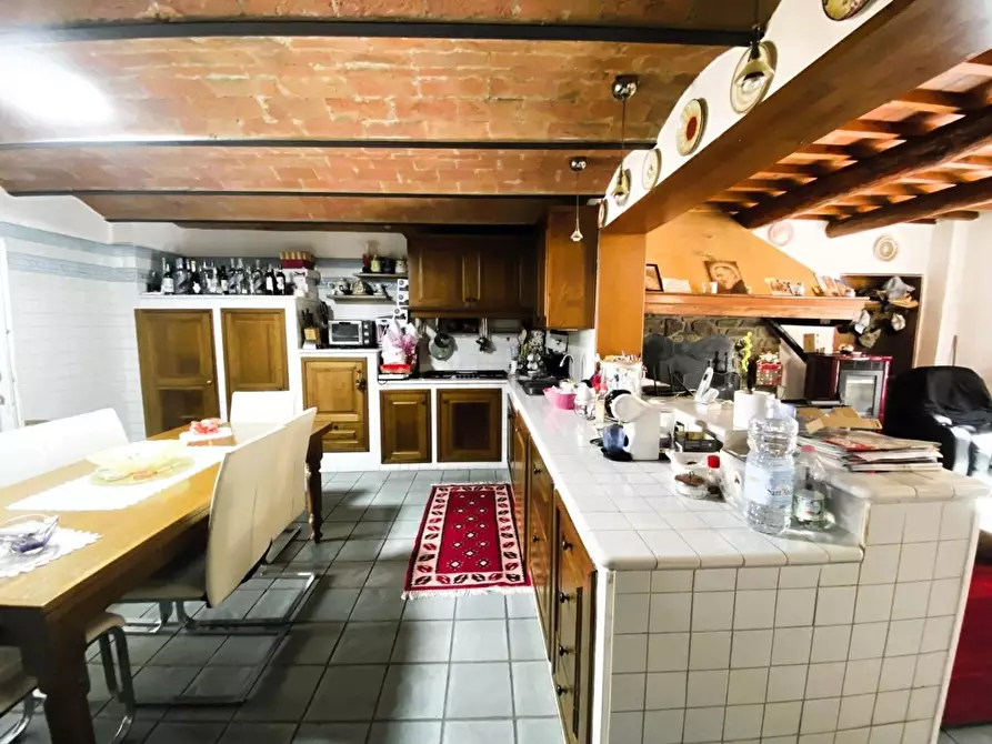 Immagine 18 di Casa colonica in vendita  a Vinci