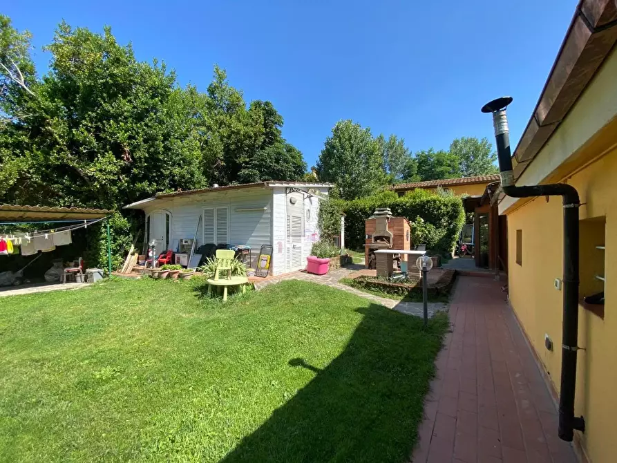 Immagine 9 di Casa colonica in vendita  a Vinci