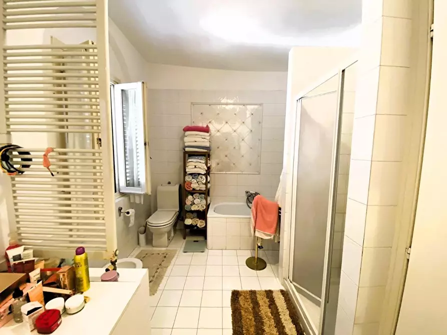 Immagine 25 di Casa colonica in vendita  a Vinci