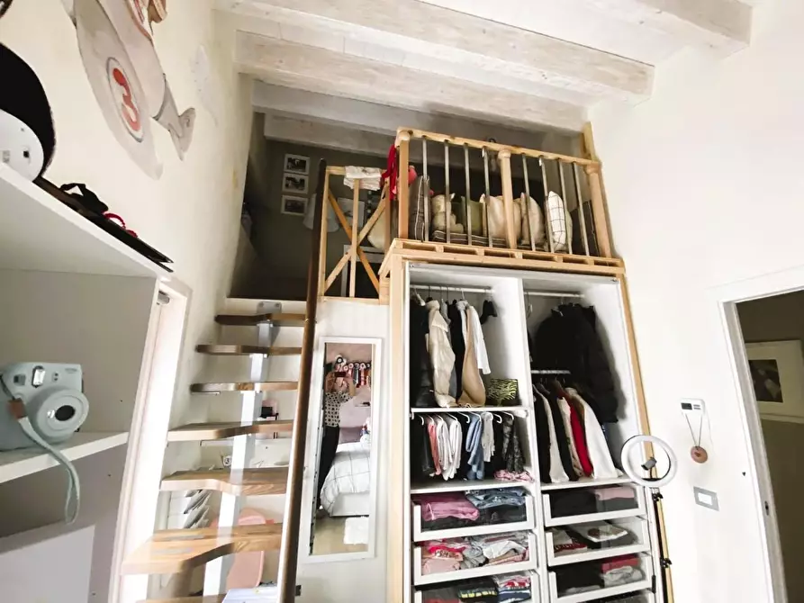 Immagine 36 di Casa colonica in vendita  a Vinci