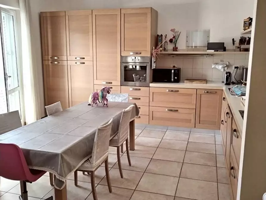 Immagine 2 di Appartamento in vendita  a Carrara