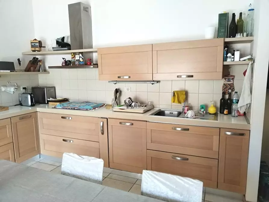 Immagine 3 di Appartamento in vendita  a Carrara