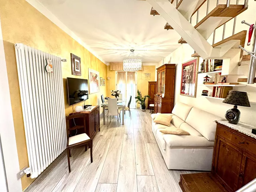 Immagine 14 di Appartamento in vendita  a Empoli