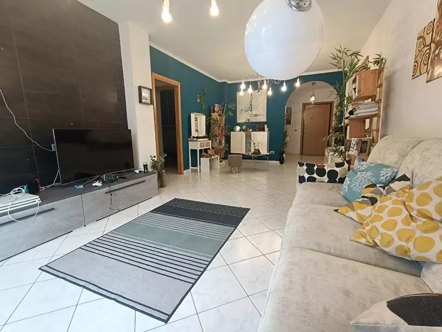 Immagine 2 di Appartamento in vendita  a Carrara