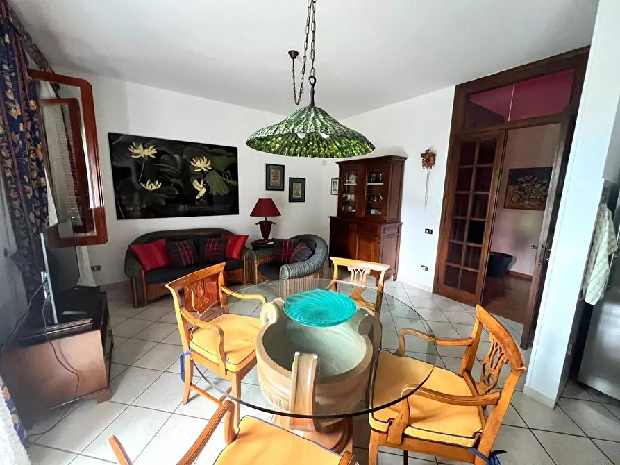 Immagine 25 di Villa in vendita  a Capraia E Limite