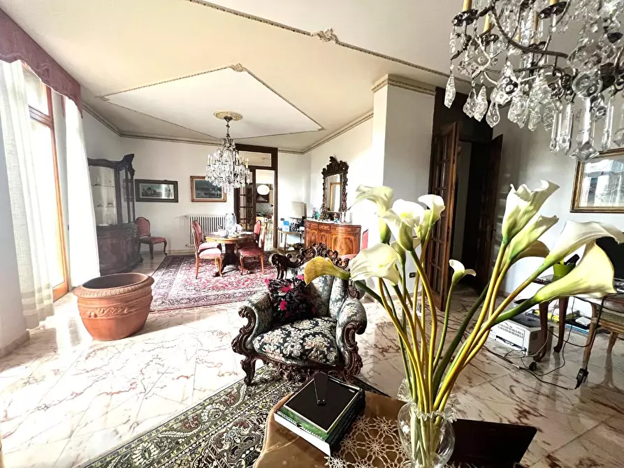 Immagine 34 di Villa in vendita  a Capraia E Limite