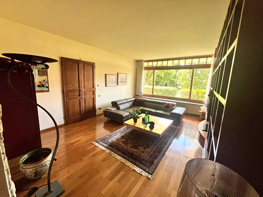 Immagine 16 di Villa in vendita  a Capraia E Limite