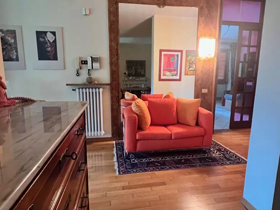 Immagine 19 di Villa in vendita  a Capraia E Limite