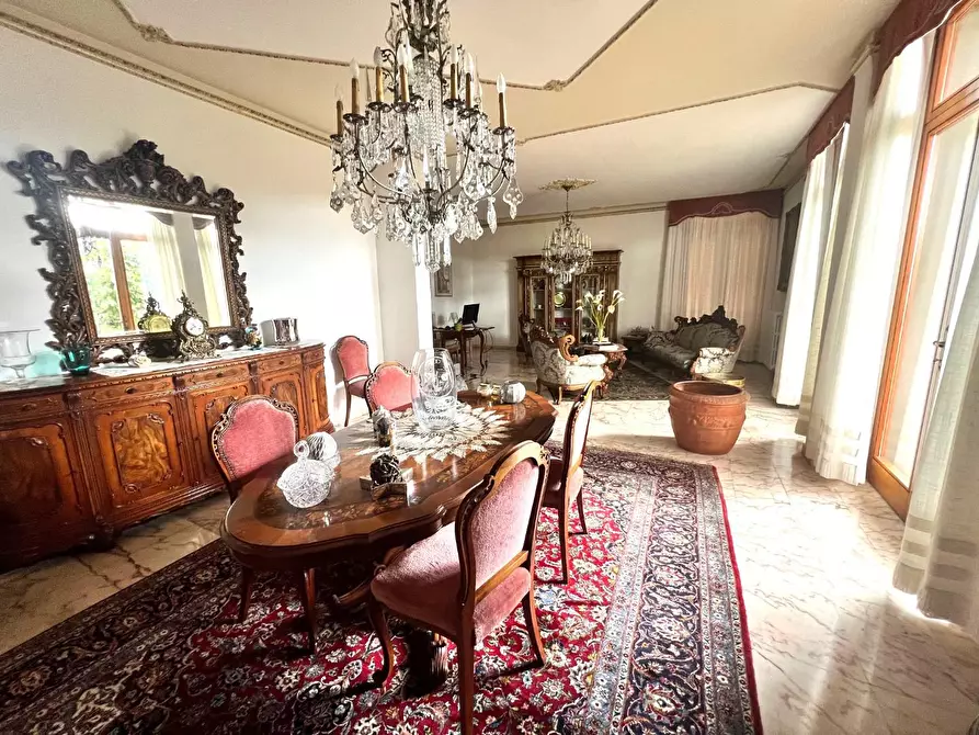 Immagine 31 di Villa in vendita  a Capraia E Limite