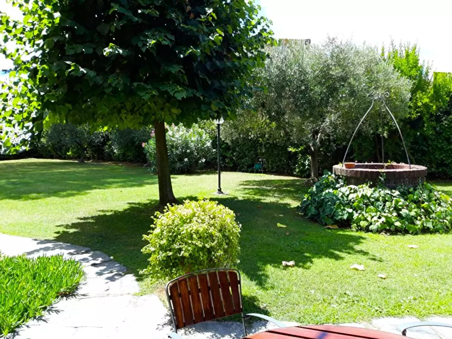 Immagine 14 di Villa in vendita  a Capraia E Limite