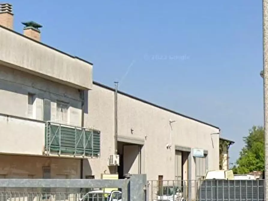 Immagine 1 di Attività artigianale in vendita  a Robecco Sul Naviglio
