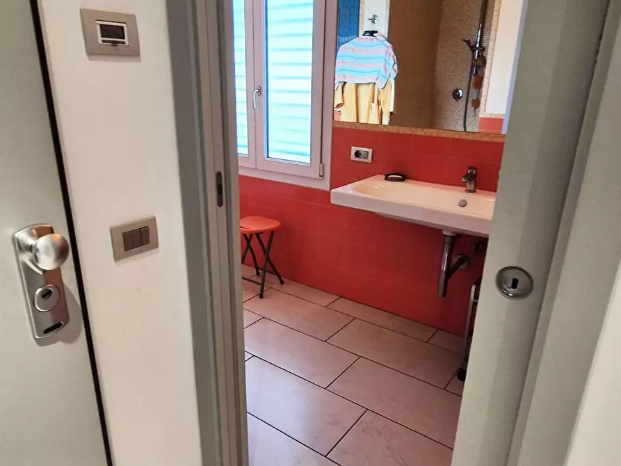 Immagine 49 di Casa bifamiliare in vendita  a Viareggio