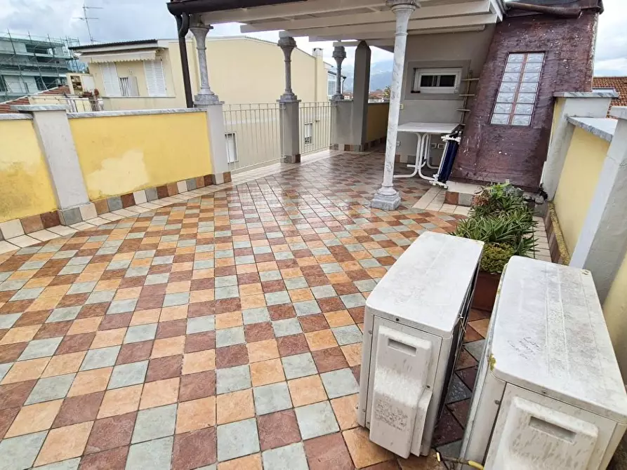 Immagine 108 di Casa bifamiliare in vendita  a Viareggio