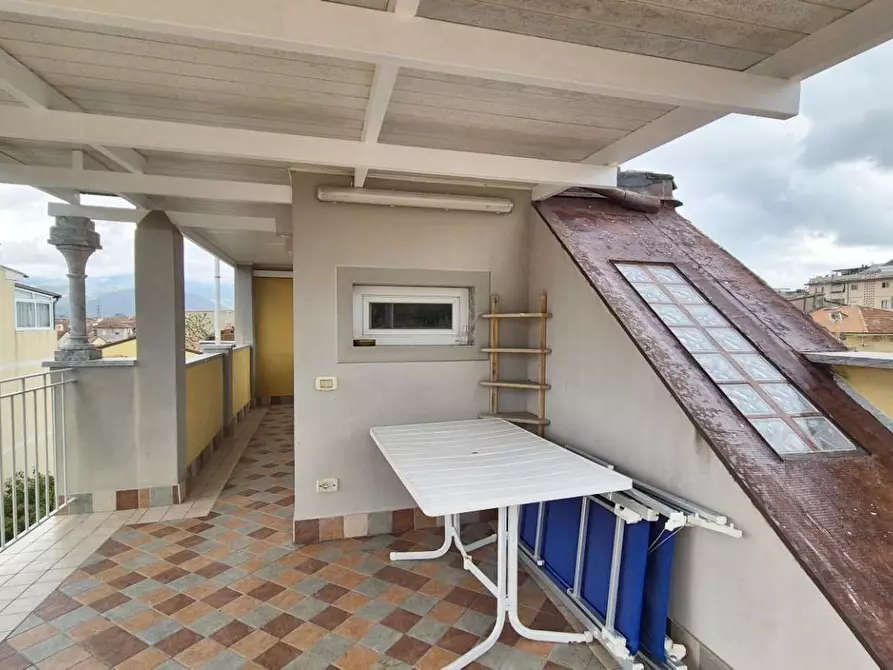 Immagine 110 di Casa bifamiliare in vendita  a Viareggio