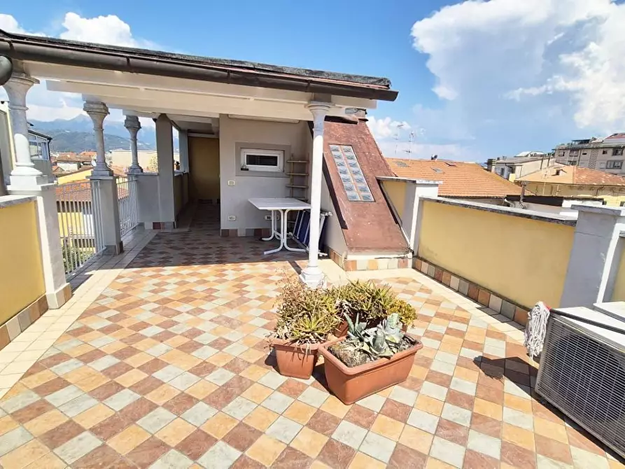 Immagine 115 di Casa bifamiliare in vendita  a Viareggio