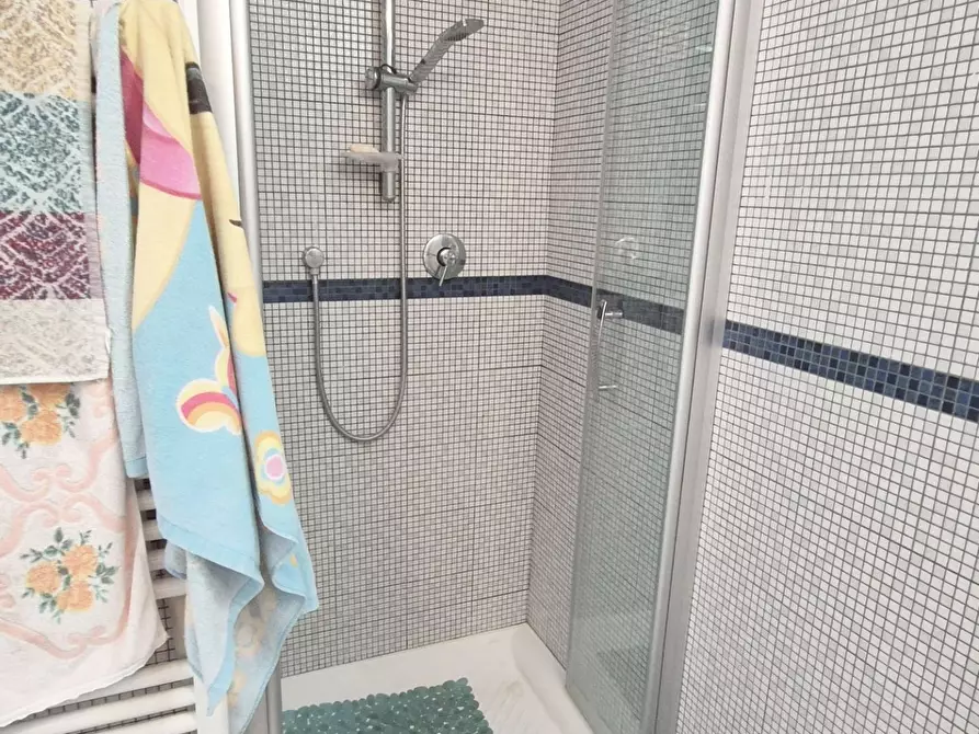 Immagine 31 di Casa bifamiliare in vendita  a Viareggio