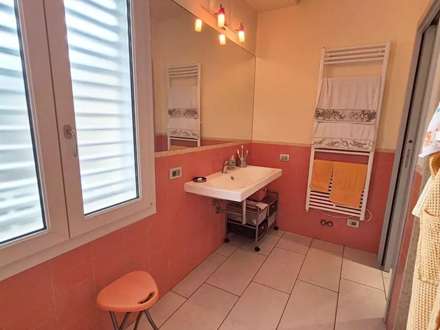 Immagine 56 di Casa bifamiliare in vendita  a Viareggio