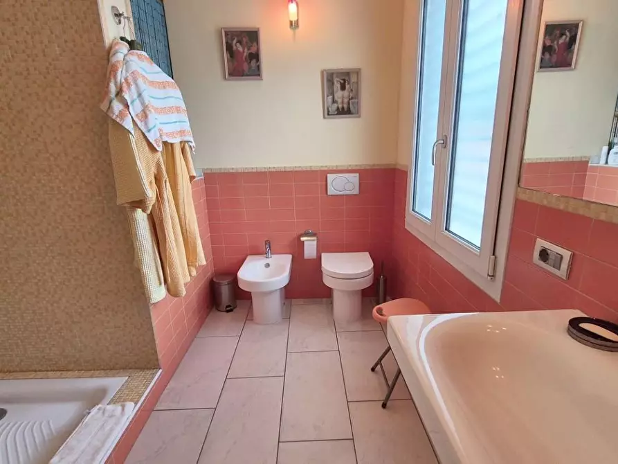 Immagine 52 di Casa bifamiliare in vendita  a Viareggio