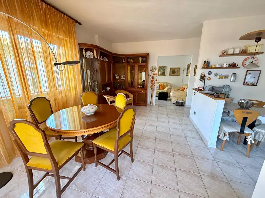 Immagine 5 di Appartamento in vendita  a Cecina