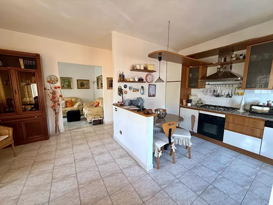 Immagine 10 di Appartamento in vendita  a Cecina