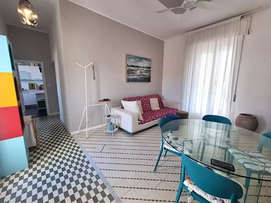 Immagine 4 di Appartamento in vendita  a Viareggio