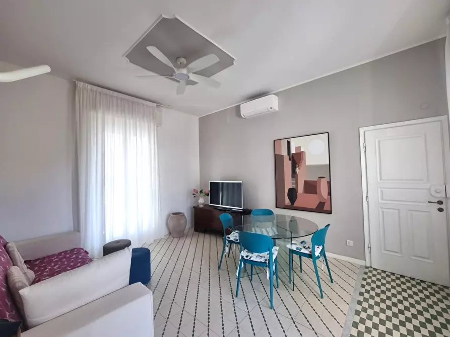 Immagine 9 di Appartamento in vendita  a Viareggio