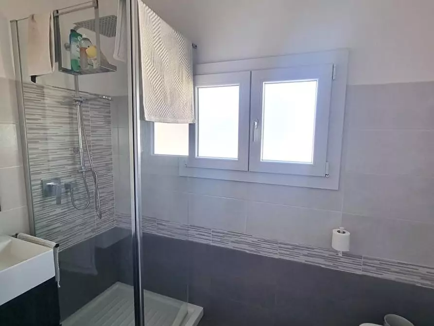 Immagine 18 di Appartamento in vendita  a Viareggio