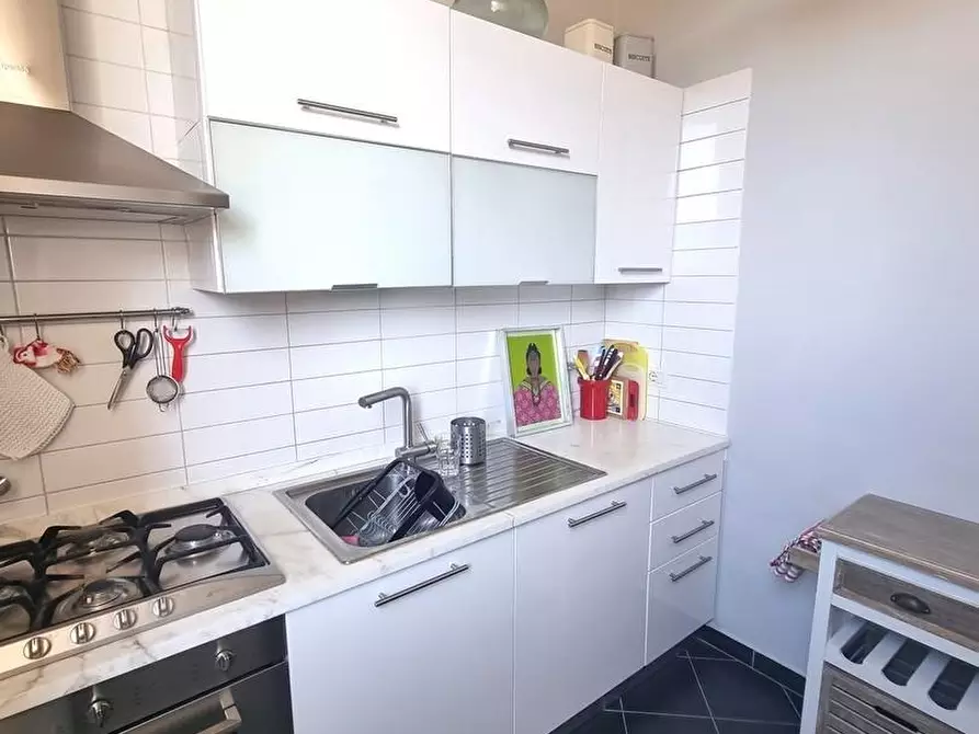 Immagine 12 di Appartamento in vendita  a Viareggio