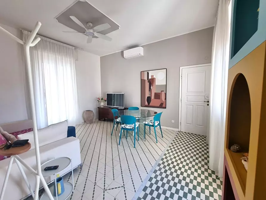 Immagine 2 di Appartamento in vendita  a Viareggio