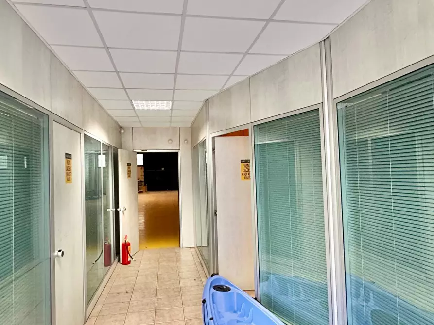 Immagine 8 di Attività artigianale in vendita  a Ponsacco