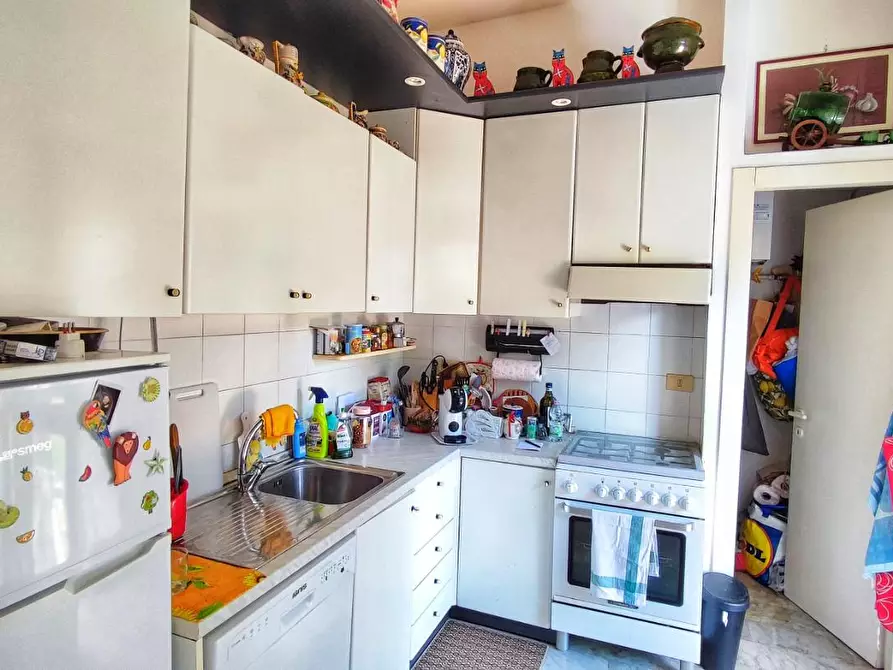 Immagine 10 di Appartamento in vendita  a Viareggio