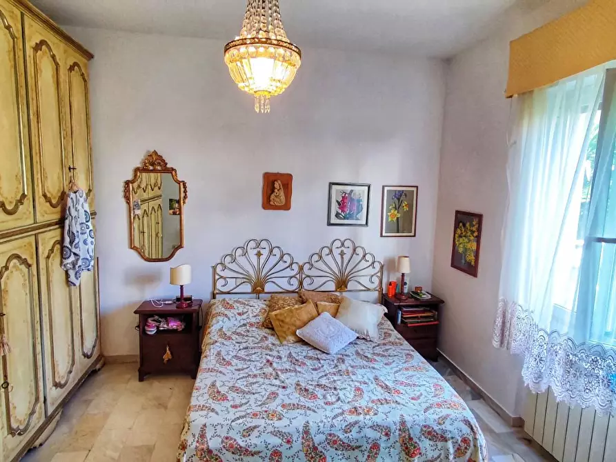 Immagine 17 di Appartamento in vendita  a Viareggio