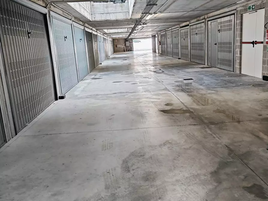 Immagine 41 di Appartamento in vendita  a Livorno