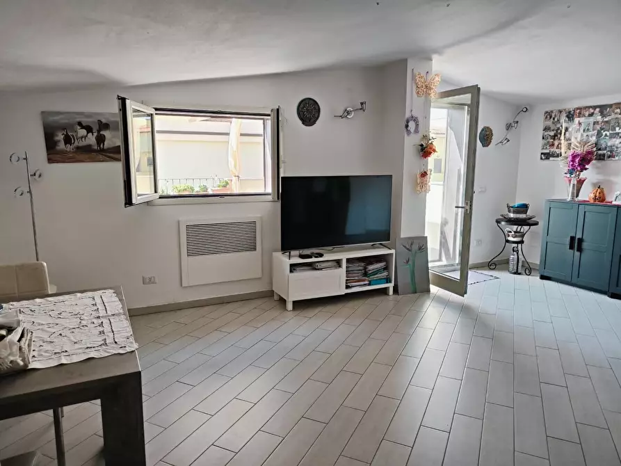 Immagine 30 di Appartamento in vendita  a Livorno