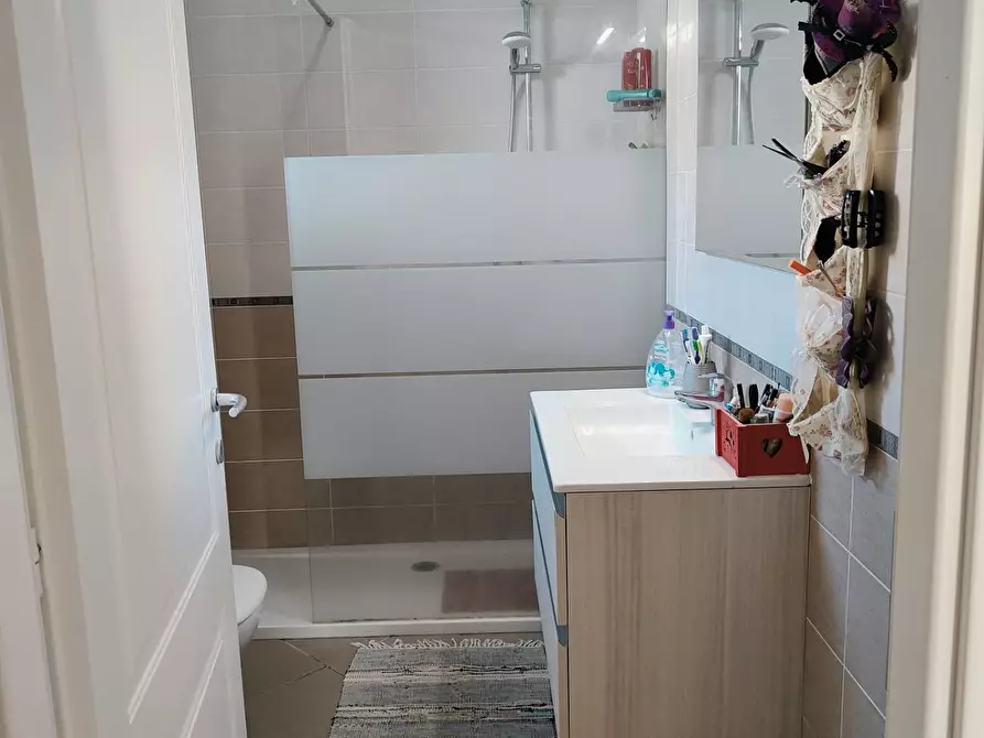 Immagine 22 di Appartamento in vendita  a Livorno