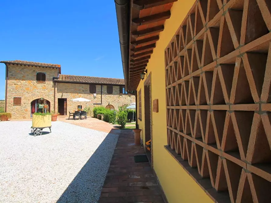 Immagine 2 di Casa colonica in vendita  a Montaione