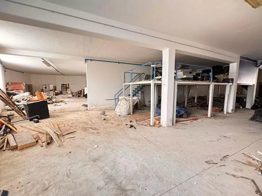 Immagine 3 di Locale commerciale in vendita  a Ponsacco