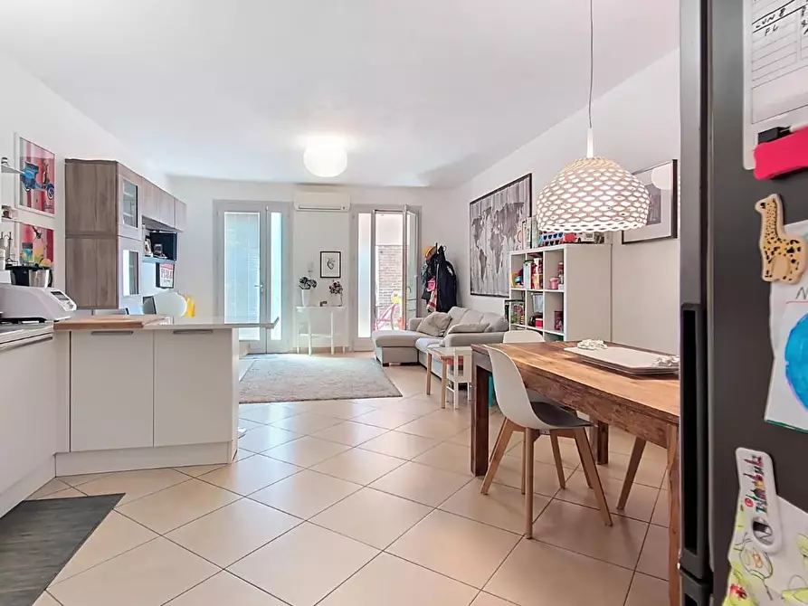 Immagine 11 di Appartamento in vendita  a Pisa