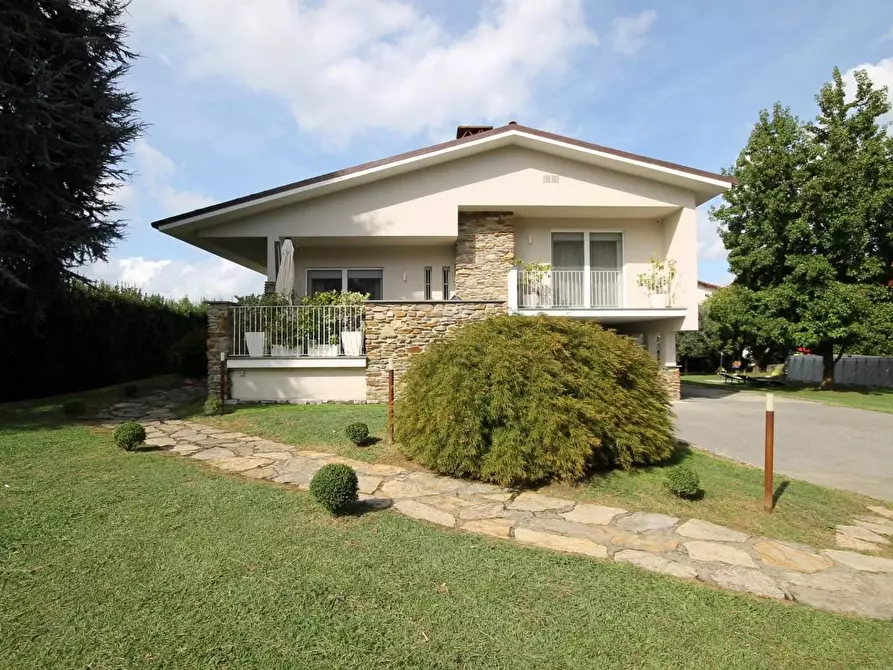 Immagine 1 di Villa in vendita  a Capannori