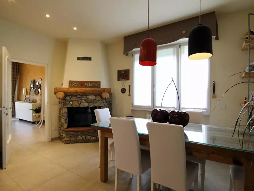 Immagine 17 di Villa in vendita  a Capannori