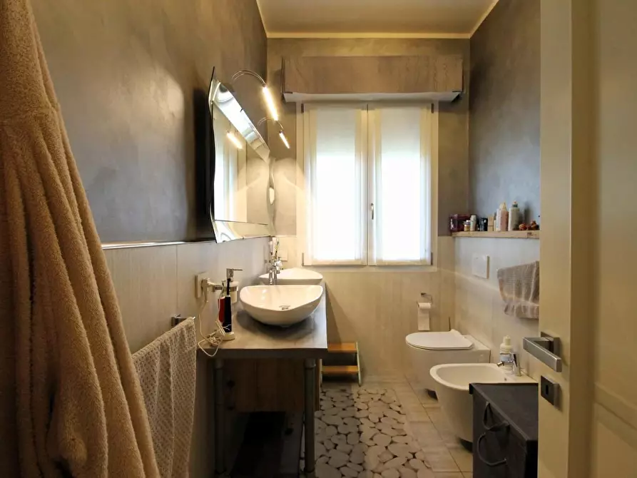 Immagine 26 di Villa in vendita  a Capannori