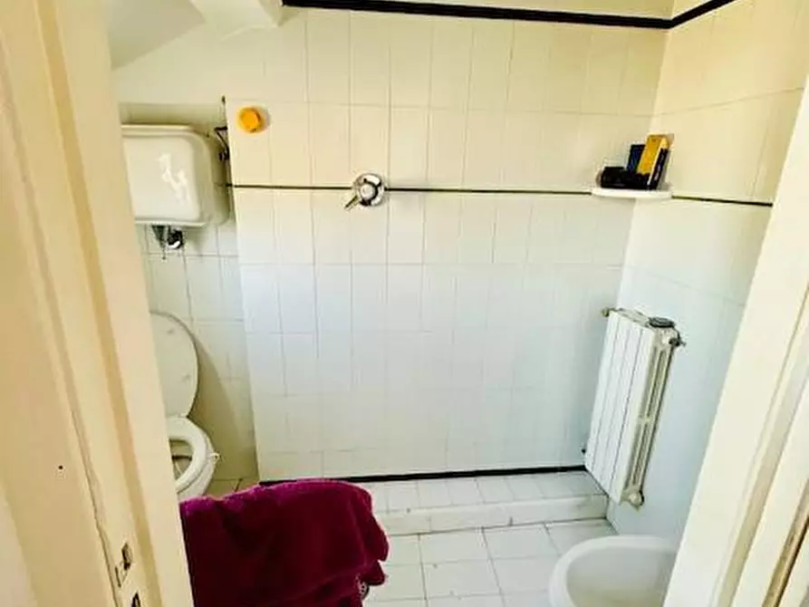 Immagine 10 di Appartamento in vendita  a Siena