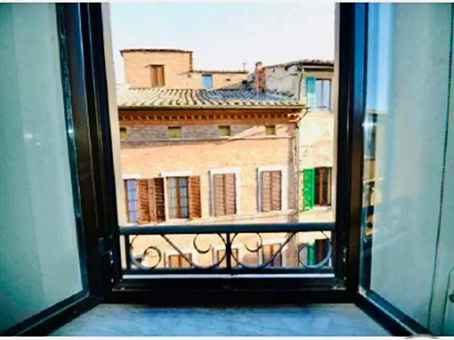 Immagine 8 di Appartamento in vendita  a Siena