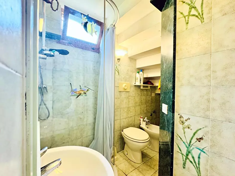 Immagine 43 di Villetta a schiera in vendita  a Pietrasanta