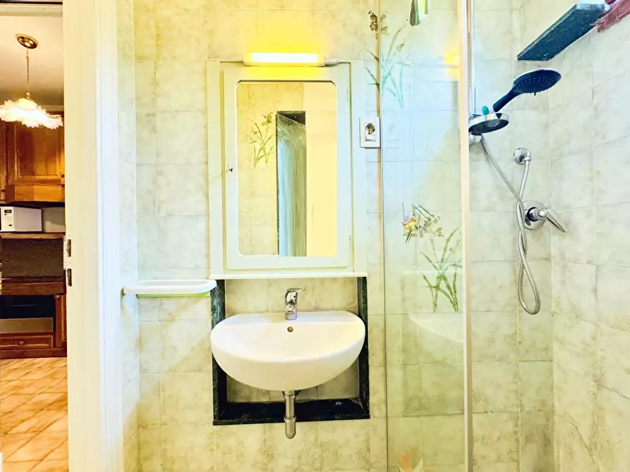 Immagine 45 di Villetta a schiera in vendita  a Pietrasanta